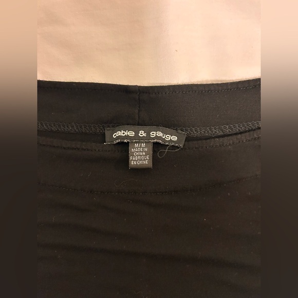 SHOULDER DETAIL - Picture 2 of 5